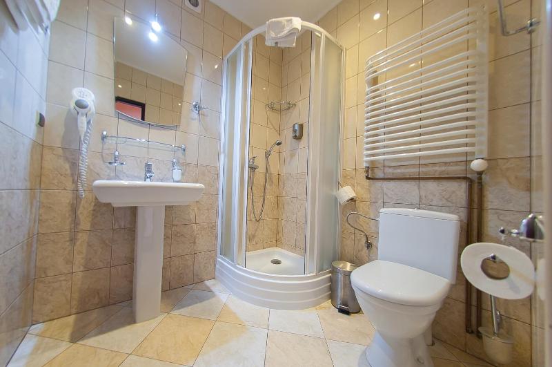 Small Double Room image 4