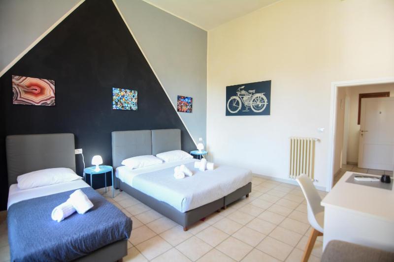 Comfort Triple Room image 4