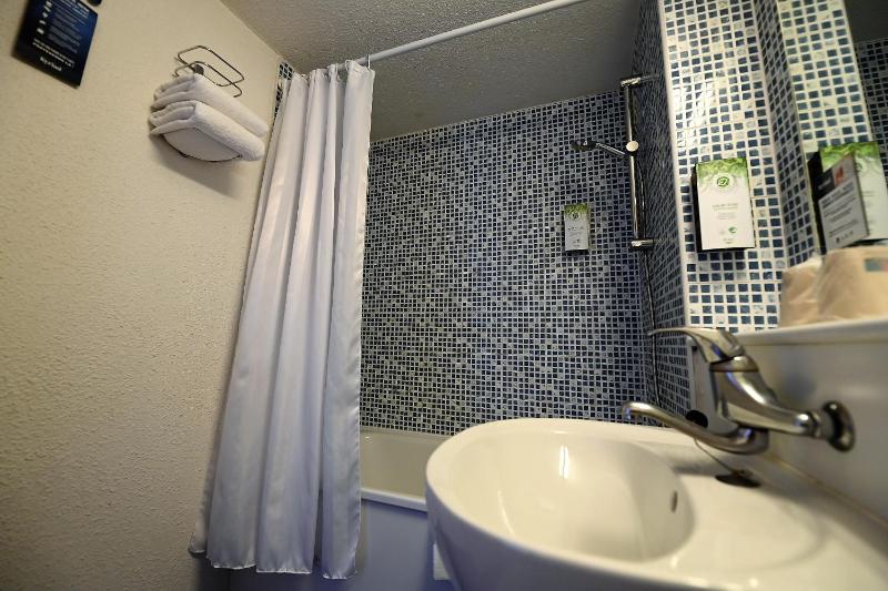 Standard Room - 1 Double Bed - Mountain View image 2