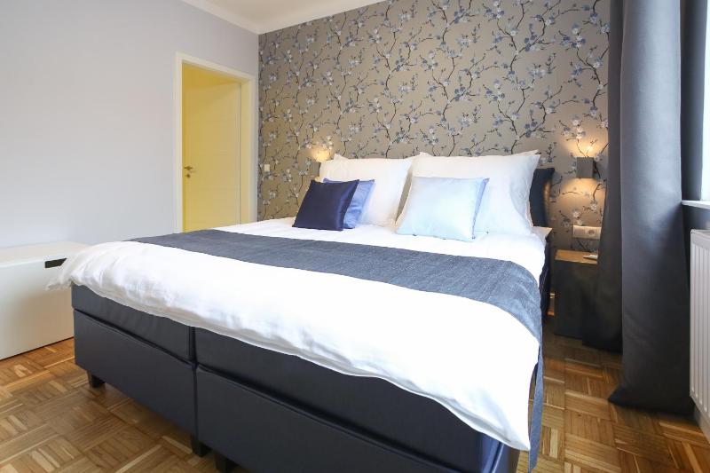 Green Mango City Condo - image 16