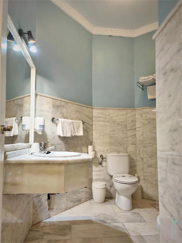 Quadruple Room image 1