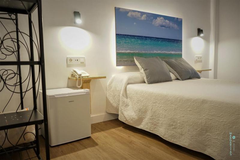 Double or Twin Room with Balcony image 4