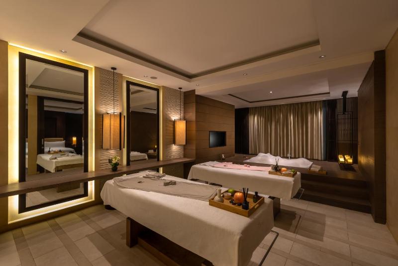 Spa Suite with Treatment