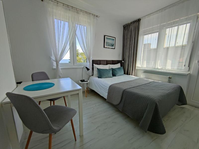 Double Room with Sea View image 3