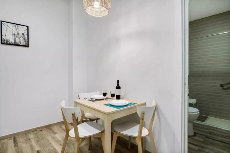 Umihouse apartamentos centro Alicante - image 4