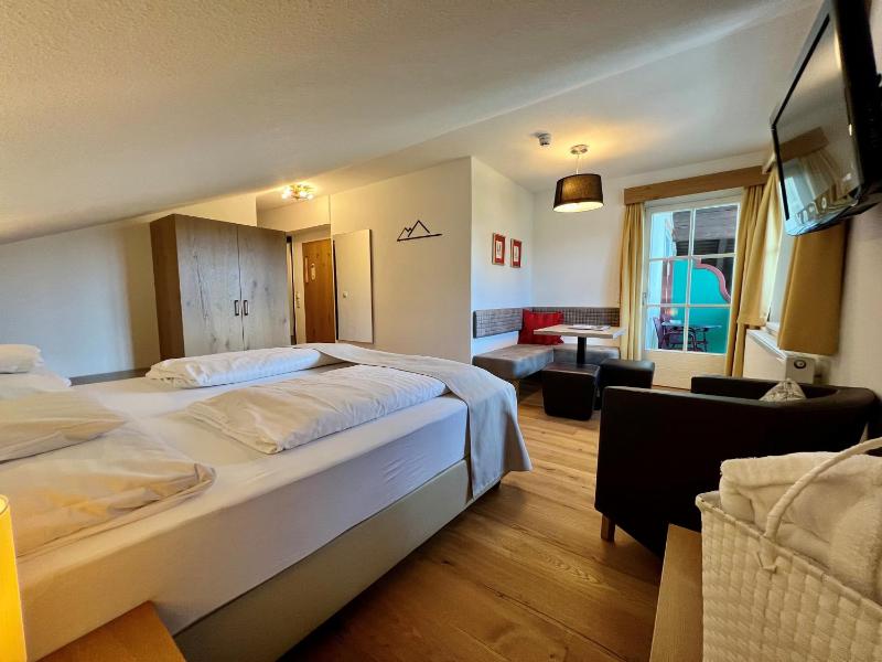 Budget Double Room image 4