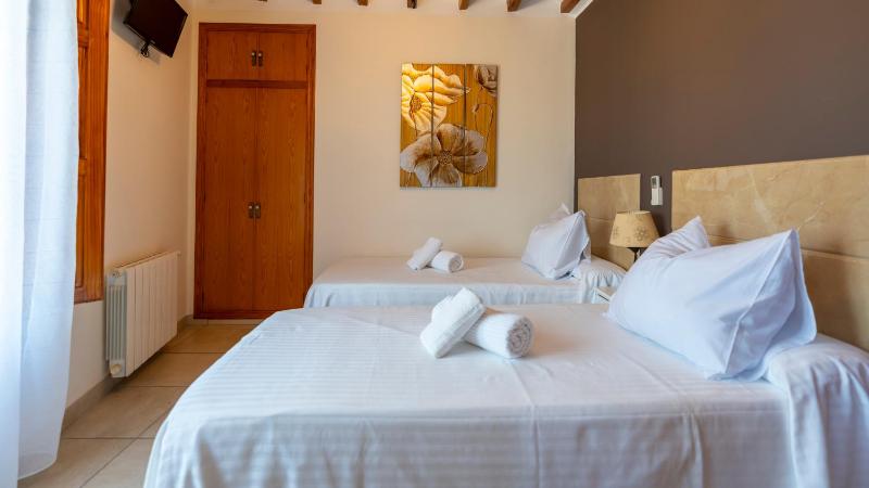 Double or Twin Room image 2
