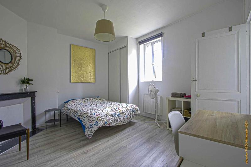 One-Bedroom Apartment image 1