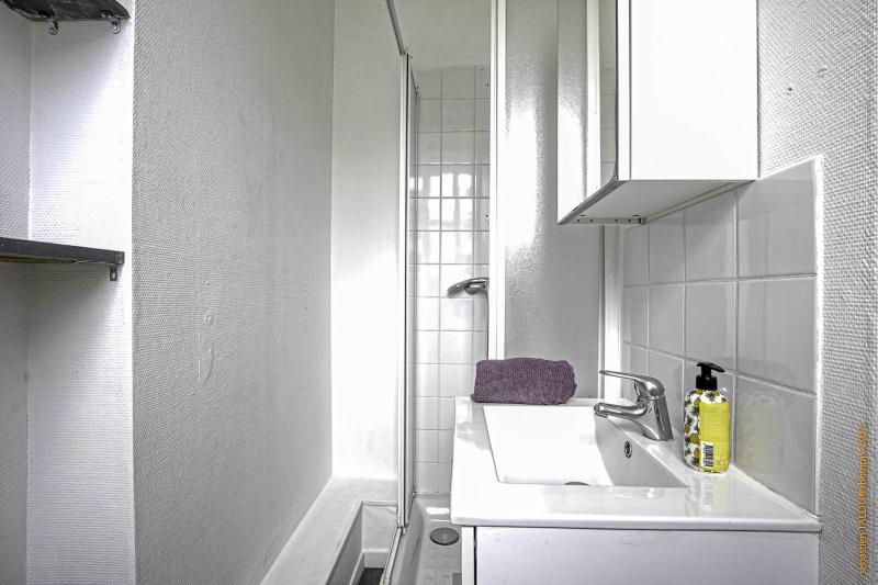 One-Bedroom Apartment image 2