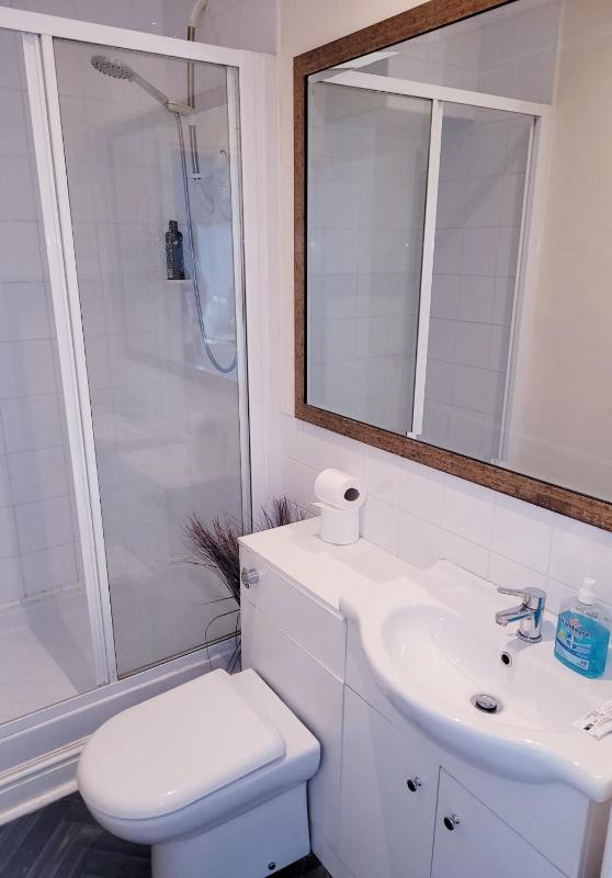Standard Twin Room image 1