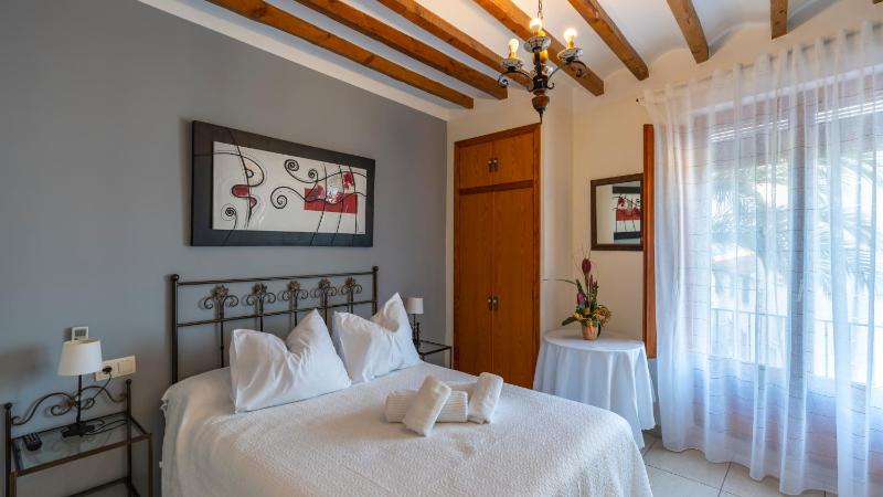 Deluxe Room image 2
