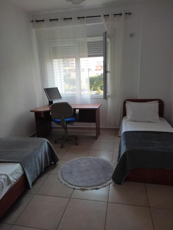 COMFY CITY CENTER APARTMENT - image 6