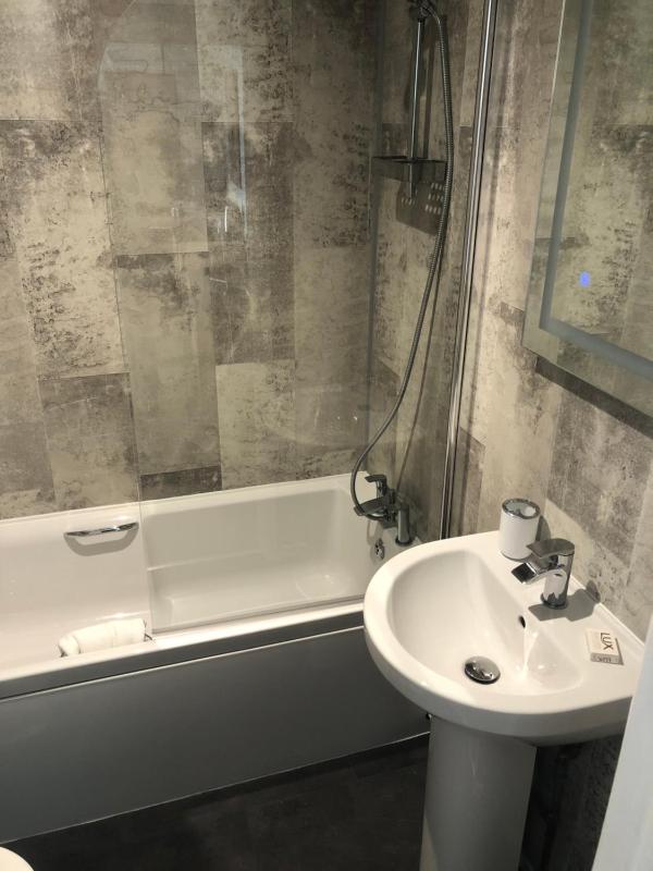 Double Room with Sea View image 4
