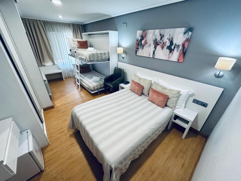 Family Room with Side Sea View image 1