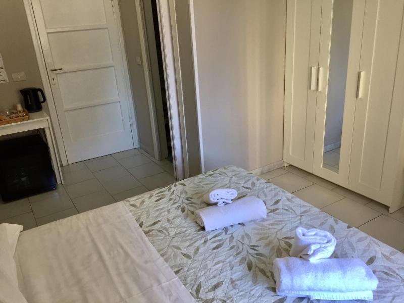 Double Room with Private Bathroom image 4