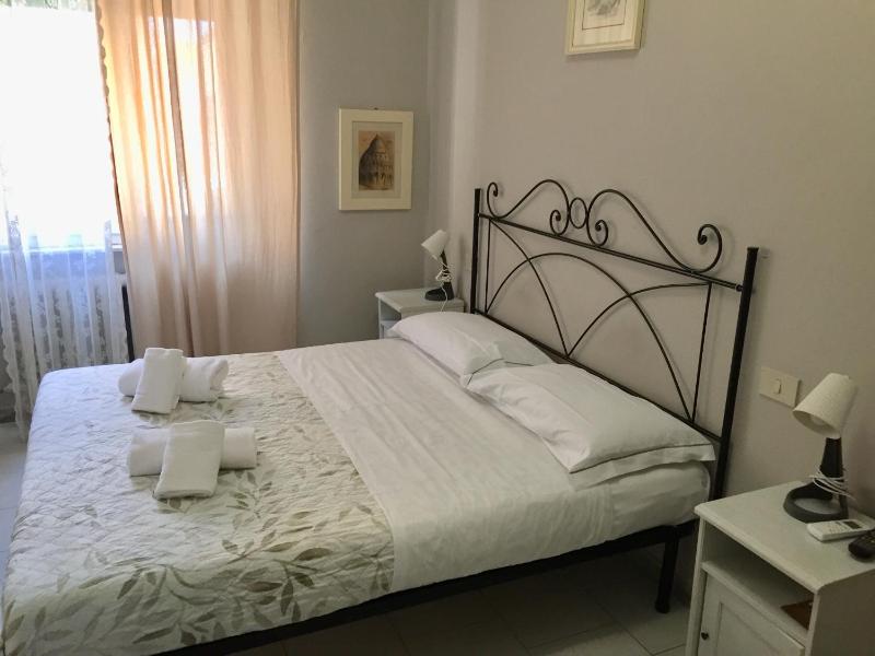 Double Room with Private Bathroom image 2
