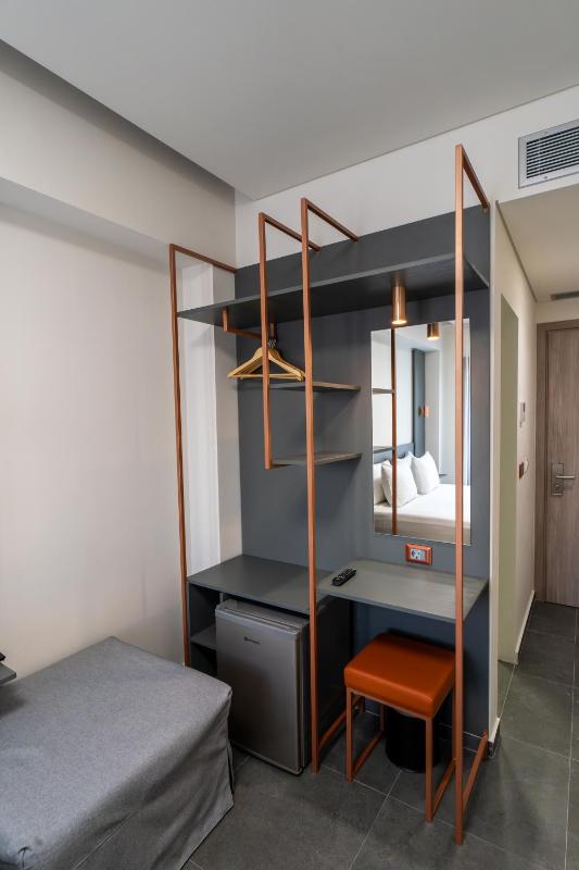 Deluxe Double Room image 2