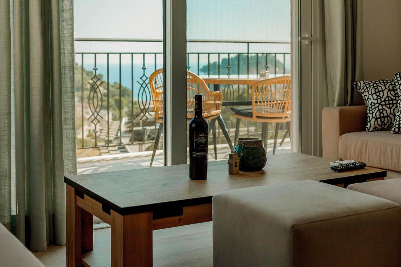 Natura Luxury Suites Parga - image 43