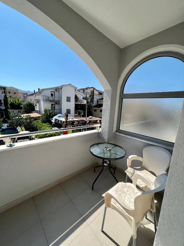 Apartments Sirena - Modern stay with free parking - image 16