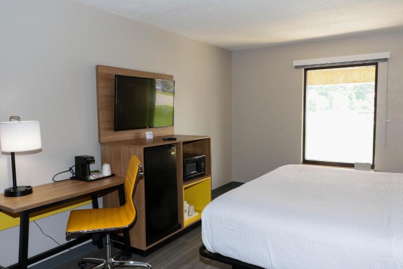 King Room - Second Floor/Non-Smoking image 2