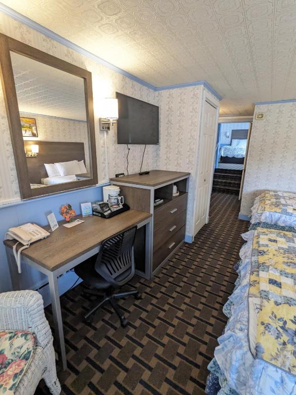 Two-Bedroom Unit image 3