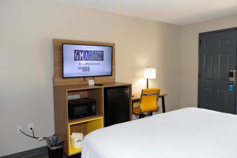 King Room - Non-Smoking image 4