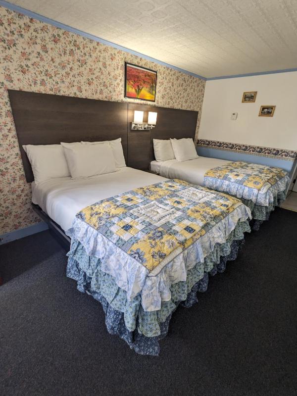 Double Room with Two Double Beds - Non-Smoking image 2