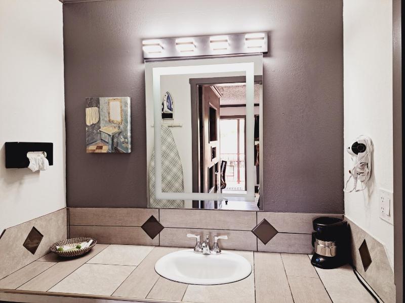 King Room image 2