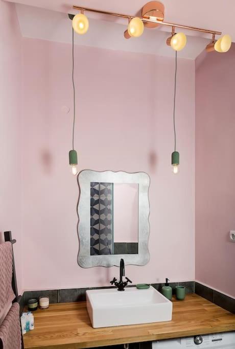 Bright & Gentle Apartment - image 9