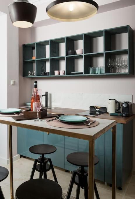 Bright & Gentle Apartment - image 8