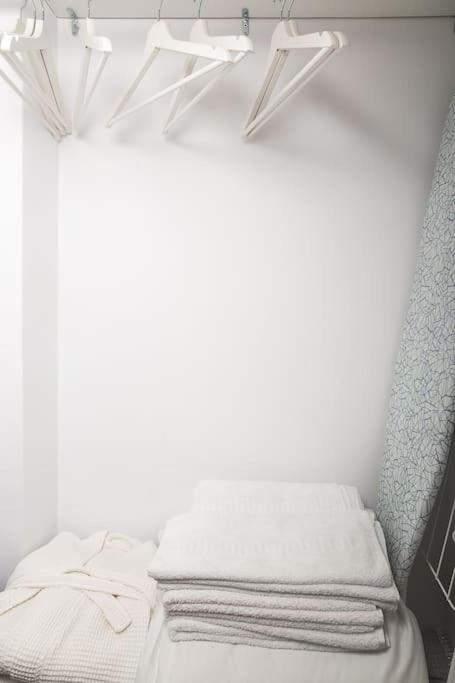 Bright & Gentle Apartment - image 7