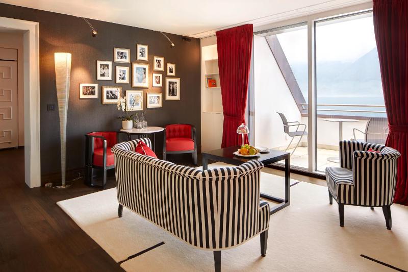 Deluxe Suite with Lake View image 4
