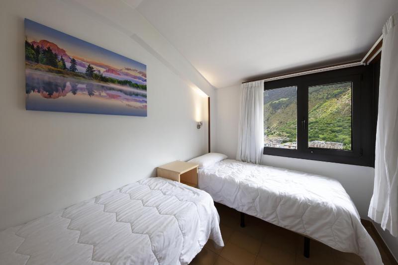 Apartment with Mountain View (4 Adults) image 1