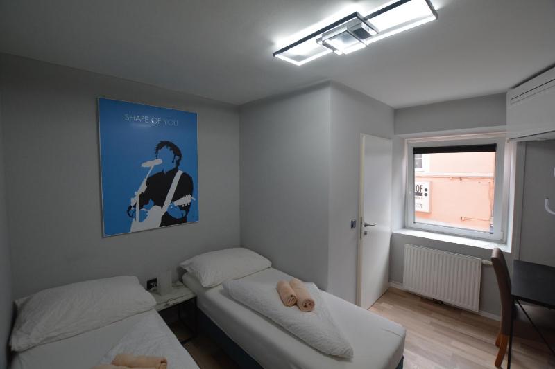 Twin Room image 1