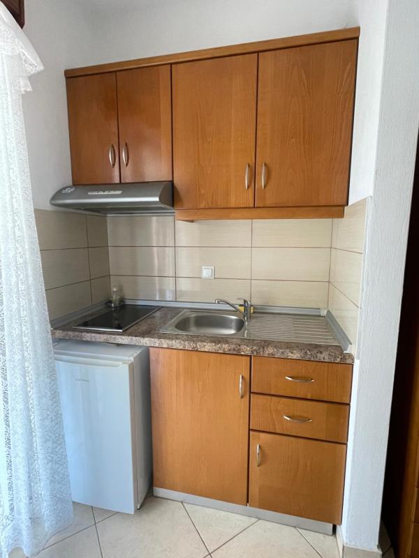 One Bedroom Apartment with Balcony image 4