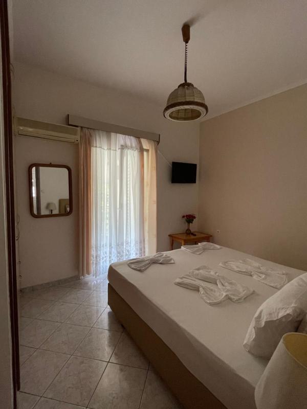 Three Bedroom Apartment with Terrace image 4