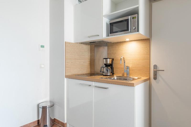 One-Bedroom Apartment image 3