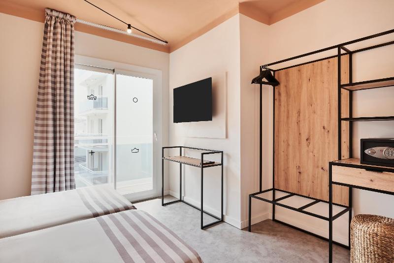 Double Room - Bed & Unlimited Brunch image 3