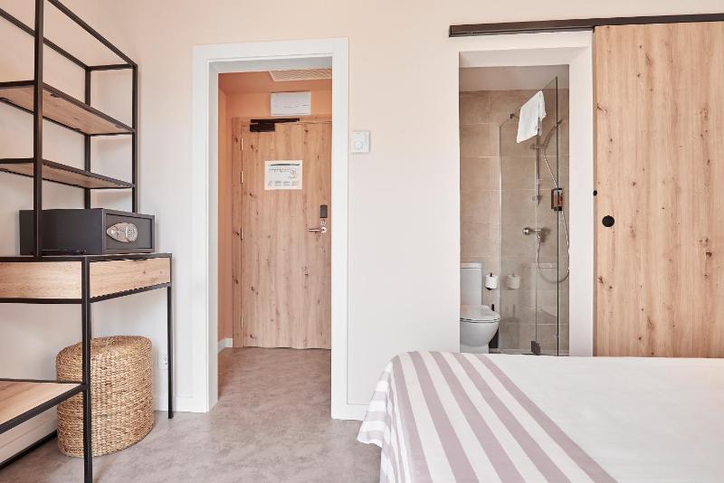Twin Room with Pool View & Unlimited Brunch image 2