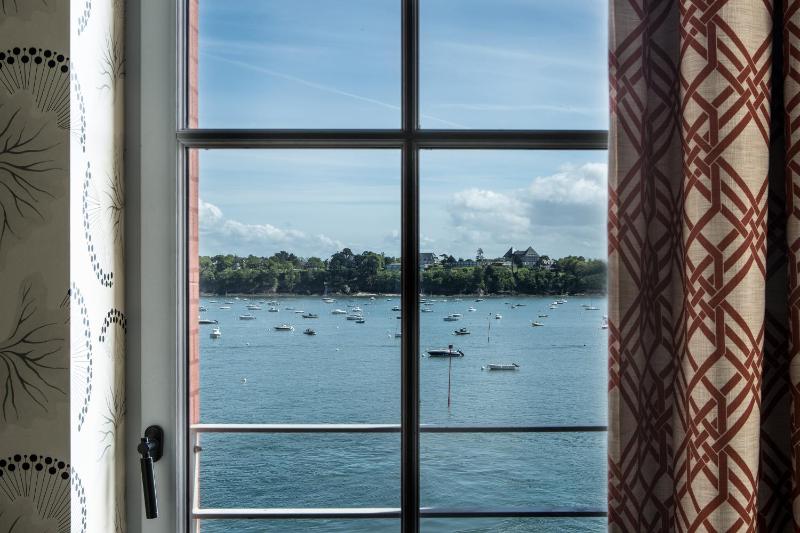 Prestige Suite with Sea View  image 2