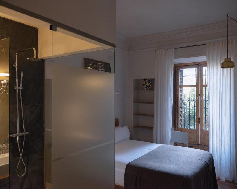 Superior Double Room with Garden View image 1