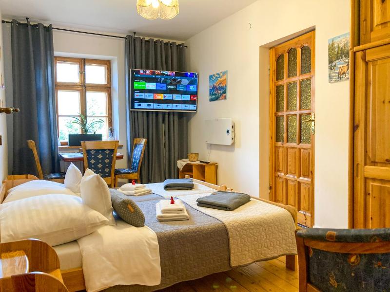 One-Bedroom Suite image 4