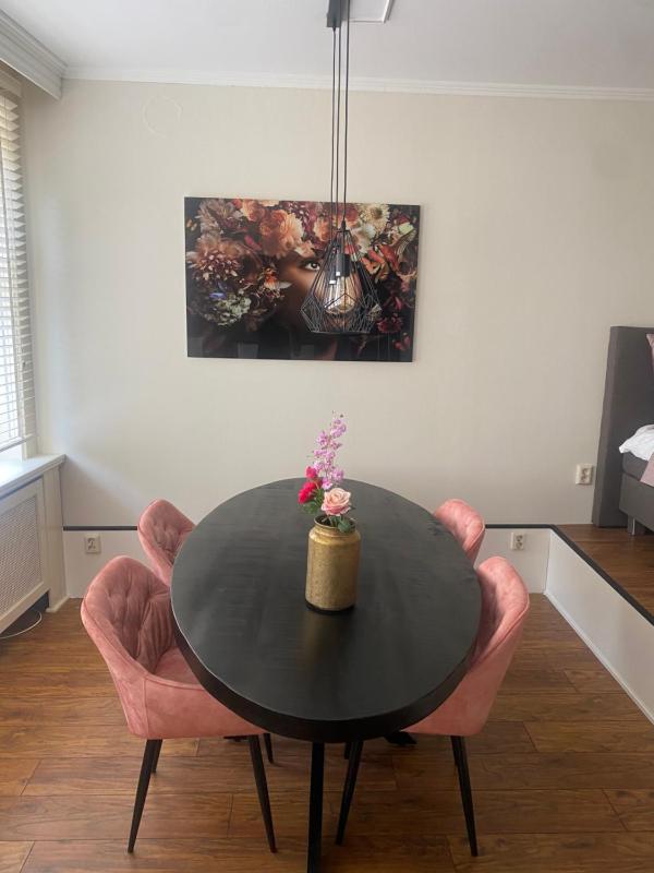 Deluxe Family Room image 3