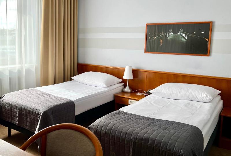 Twin Room image 1
