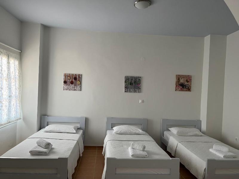 Quintuple Room with Panoramic Sea View image 3