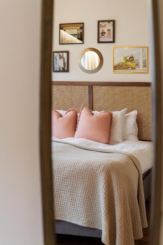 Superior Double Room image 3