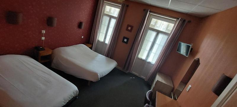 Quadruple Room image 4