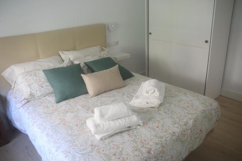 Piso céntrico con garaje privado gratis - image 28