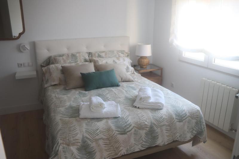 Piso céntrico con garaje privado gratis - image 25