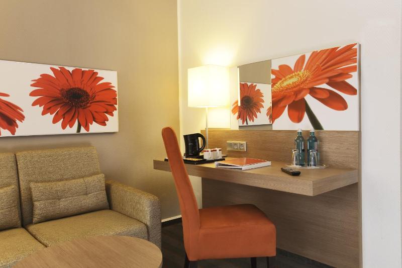 Family Room (2 Adults + 2 Children) image 4